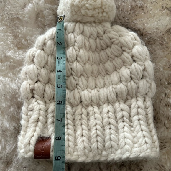 Kids bobble beanie - Picture 3 of 4